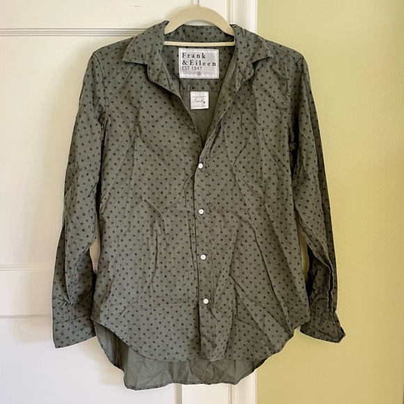Green with blue stars button up shirt | Brand: Frank & Eileen | SIZE S - Picture 1 of 3